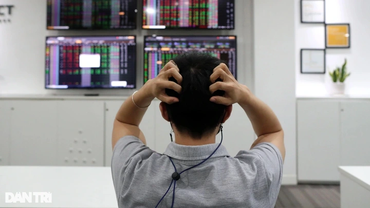 Loạt doanh nghiệp bị UBCKNN xử phạt vì ém thông tin - 1 Loạt doanh nghiệp bị UBCKNN xử phạt vì ém thông tin - 1