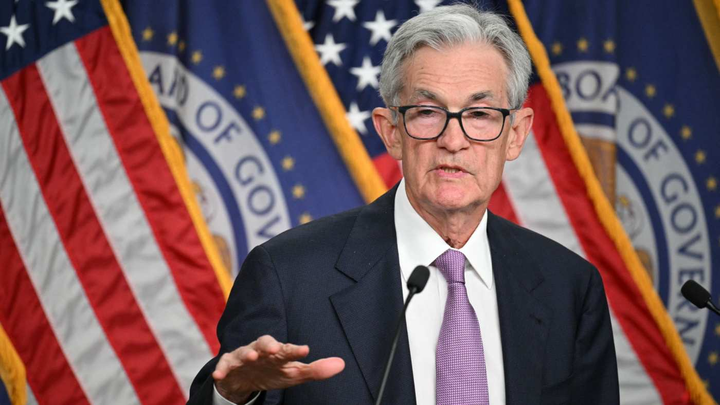 Fed giảm lãi suất 0,5% - 1