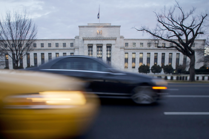 Quan chức Fed ủng hộ giảm lãi suất từ từ - 1