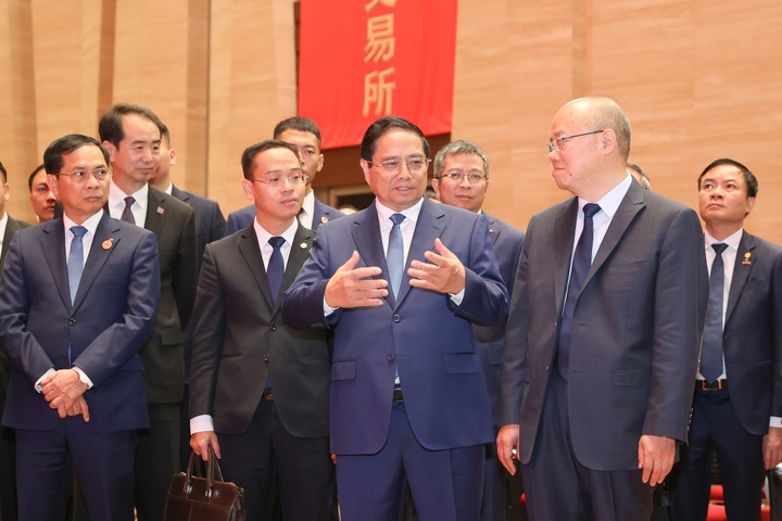 Thủ tướng thăm sàn chứng khoán lớn nhất châu Á - 1 Thủ tướng thăm sàn chứng khoán lớn nhất châu Á - 1