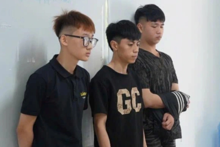 Khởi tố 21 đối tượng mang hung khí đuổi đánh nhau trên đường phố Đà Nẵng - 1