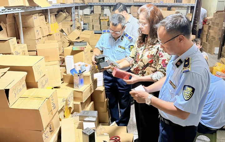 Khó chặn hàng giả trên sàn thương mại điện tử - 1 Khó chặn hàng giả trên sàn thương mại điện tử - 1