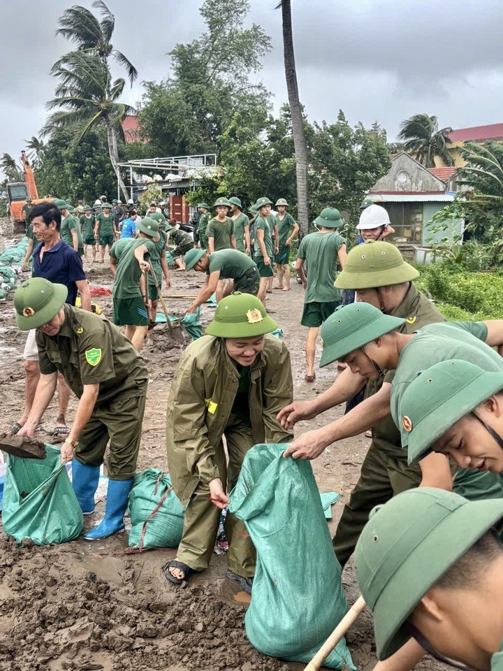 Các địa phương nỗ lực khắc phục hậu quả sau bão - 1