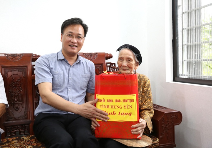 Hưng Yên: Nhiều hoạt động tri ân, chăm lo người có công - 1 Hưng Yên: Nhiều hoạt động tri ân, chăm lo người có công - 1