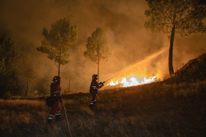 Miền nam châu Âu ứng phó với nắng nóng kỷ lục - 1