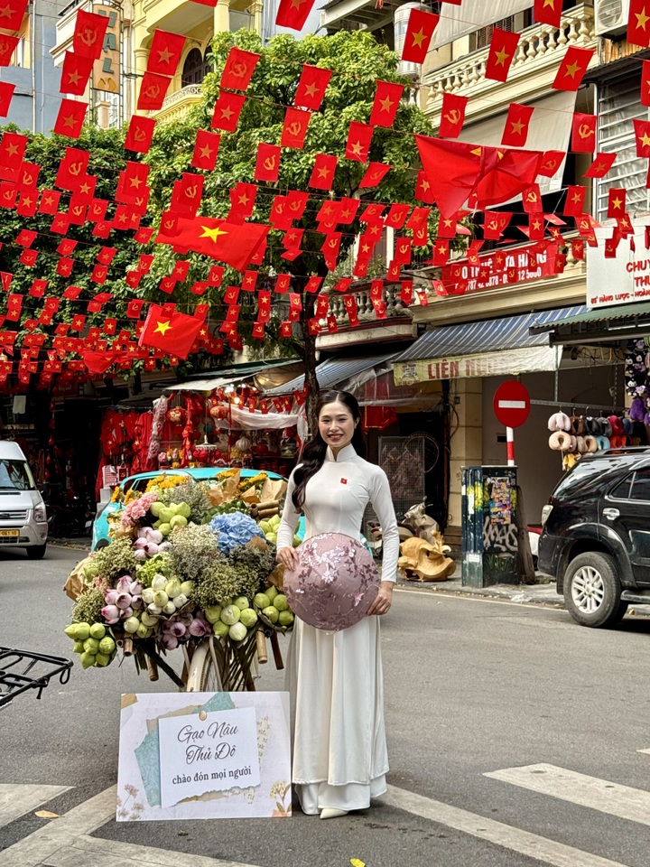 Gom sắc cờ cách mạng dưới trời thu Hà Nội - 3