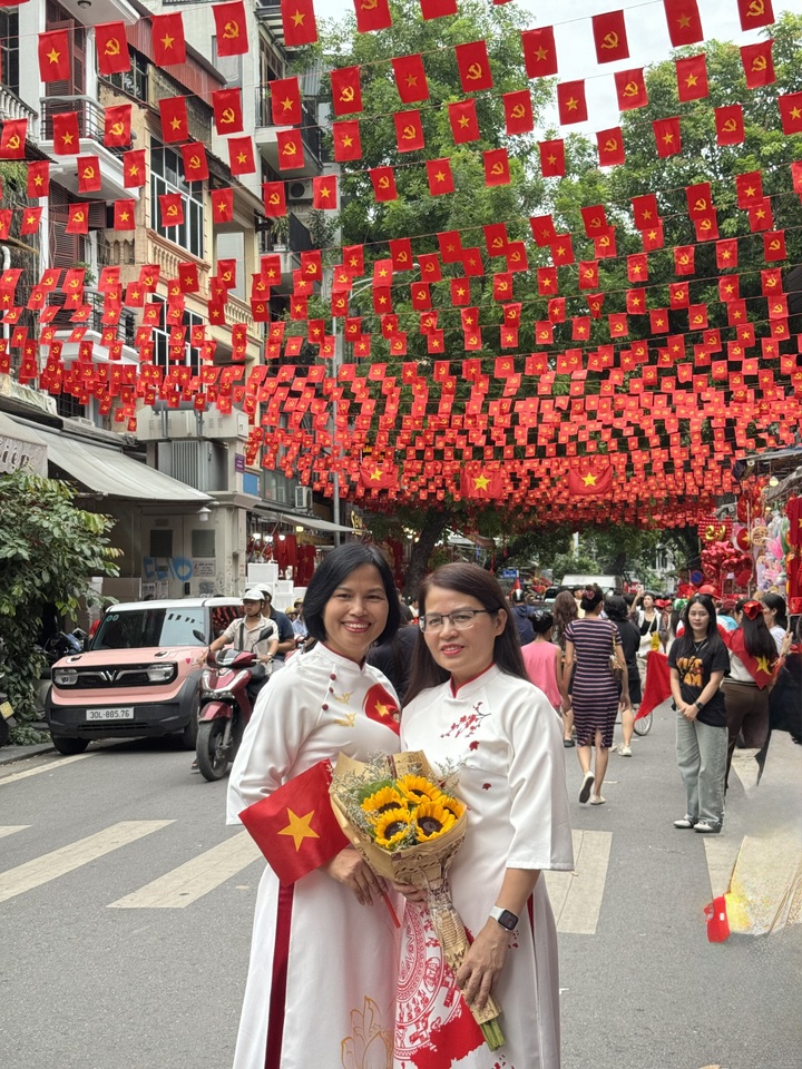 Tự hào dân tộc từ sắc màu yêu nước và đoàn kết - 3 Tự hào dân tộc từ sắc màu yêu nước và đoàn kết - 3