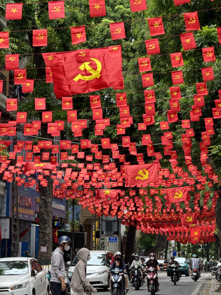 Tự hào dân tộc từ sắc màu yêu nước và đoàn kết - 2 Tự hào dân tộc từ sắc màu yêu nước và đoàn kết - 2