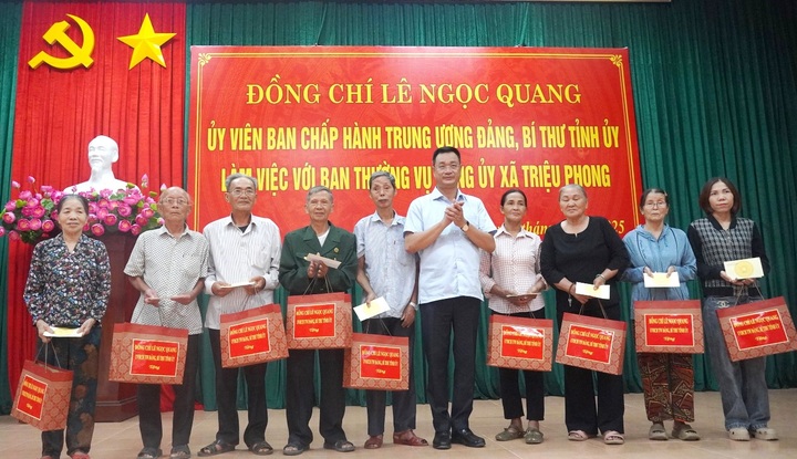 Ngành Nội vụ Quảng Trị: Phát huy truyền thống, vươn mình cùng kỷ nguyên mới - 2 Ngành Nội vụ Quảng Trị: Phát huy truyền thống, vươn mình cùng kỷ nguyên mới - 2