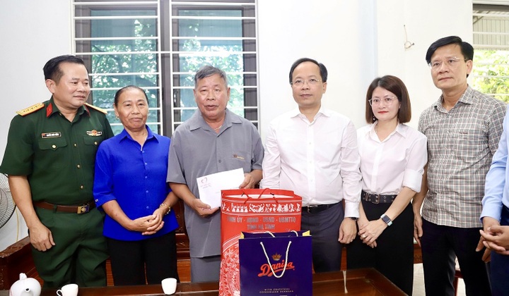 Ngành Nội vụ Hà Tĩnh 80 năm xây dựng và phát triển: Những dấu ấn nổi bật - 1 Ngành Nội vụ Hà Tĩnh 80 năm xây dựng và phát triển: Những dấu ấn nổi bật - 1