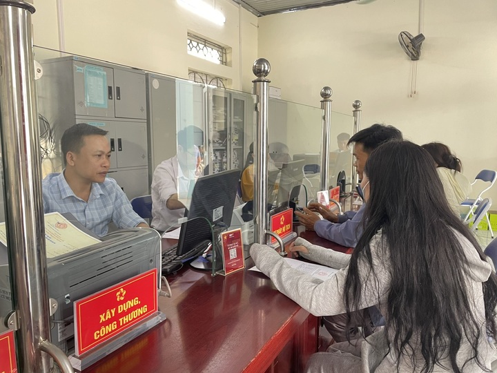 Lai Châu: “Bám việc, bám dân”, vận hành thông suốt mô hình chính quyền mới - 3 Lai Châu: “Bám việc, bám dân”, vận hành thông suốt mô hình chính quyền mới - 3