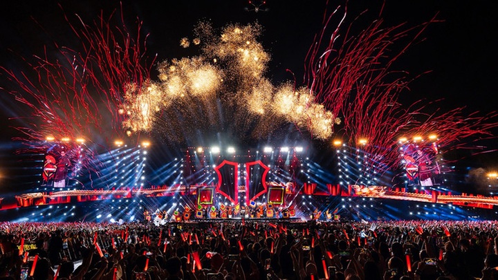 Đưa nghệ thuật biểu diễn thoát khỏi “sân khấu hộp” - 1 Đưa nghệ thuật biểu diễn thoát khỏi “sân khấu hộp” - 1