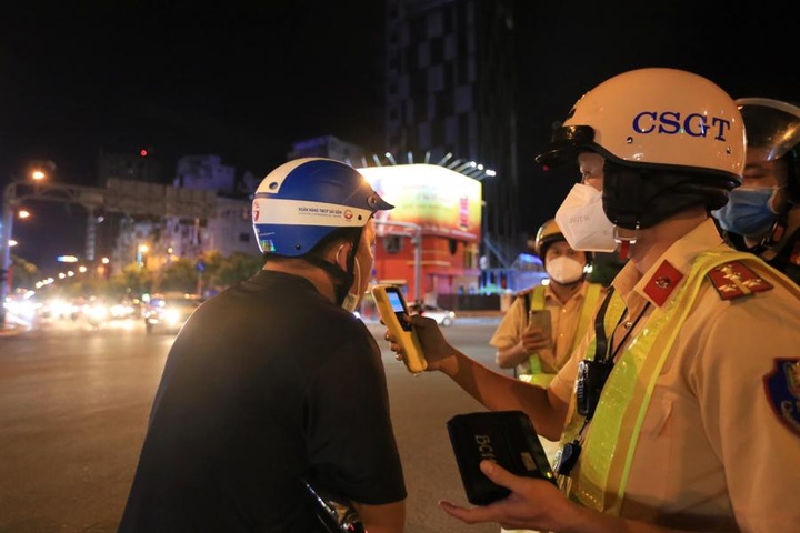 Nghiêm trị “ma men” sau tay lái - 1