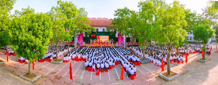 Trường THPT Hàm Rồng 50 năm xây dựng và phát triển - 3 Trường THPT Hàm Rồng 50 năm xây dựng và phát triển - 3