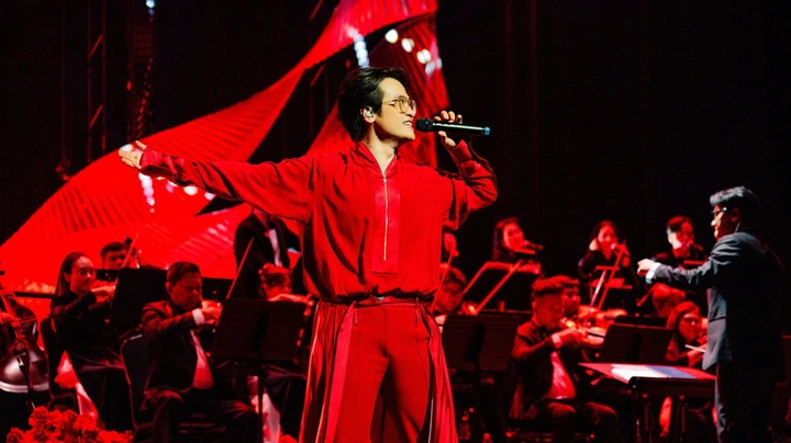 Sân khấu ca nhạc sôi động ngay từ đầu năm - 3