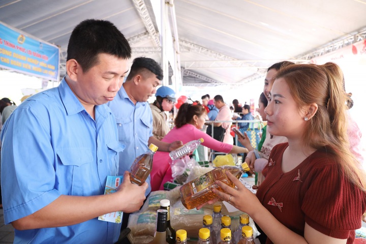 Tết của những lao động xa quê - 2