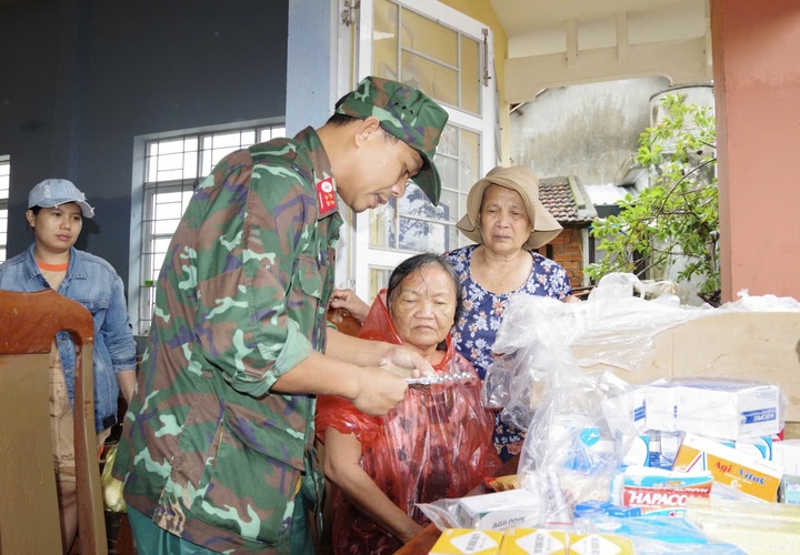 Tình quân dân, nghĩa đồng bào trong một năm đầy biến cố - 5
