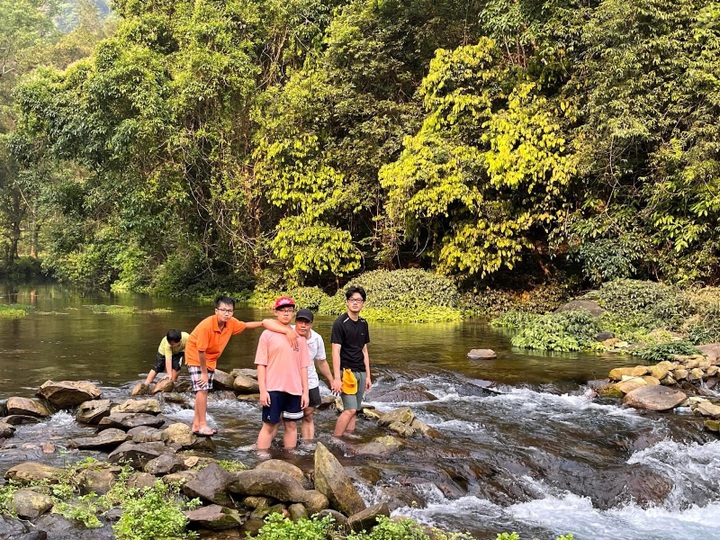 Du lịch tự túc và hành trình sống chậm của người trẻ - 2