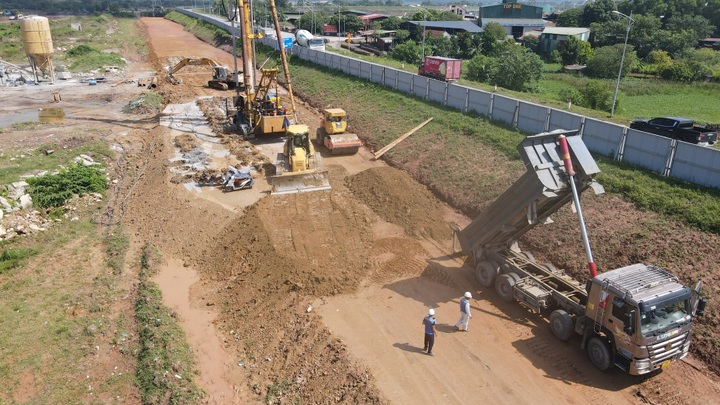 Giữ vững “nhịp tăng trưởng” trong gió ngược toàn cầu - 1