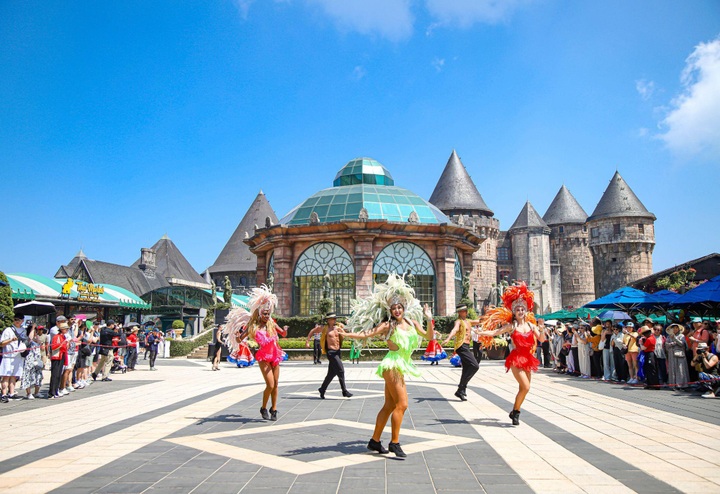 Dịp nghỉ lễ 30/4 - 1/5: Du khách lên kế hoạch sớm, tour dần kín chỗ - 1