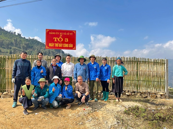 “Khu vườn hạnh phúc” trên đỉnh Tả Củ Tỷ - 1