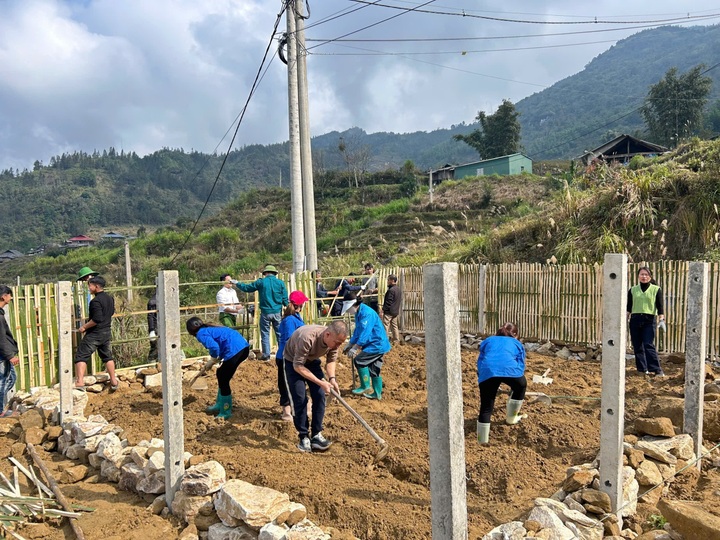 “Khu vườn hạnh phúc” trên đỉnh Tả Củ Tỷ - 3