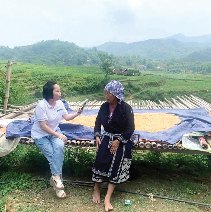 Những nhà báo lặng lẽ “thắp sáng tương lai” - 2 Những nhà báo lặng lẽ “thắp sáng tương lai” - 2