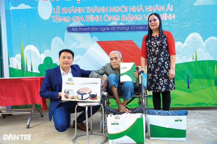 Những nhà báo lặng lẽ “thắp sáng tương lai” - 4 Những nhà báo lặng lẽ “thắp sáng tương lai” - 4