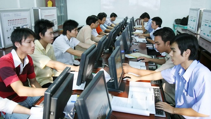 Liên kết đào tạo giữa doanh nghiệp và nhà trường còn lỏng lẻo - 1 Liên kết đào tạo giữa doanh nghiệp và nhà trường còn lỏng lẻo - 1