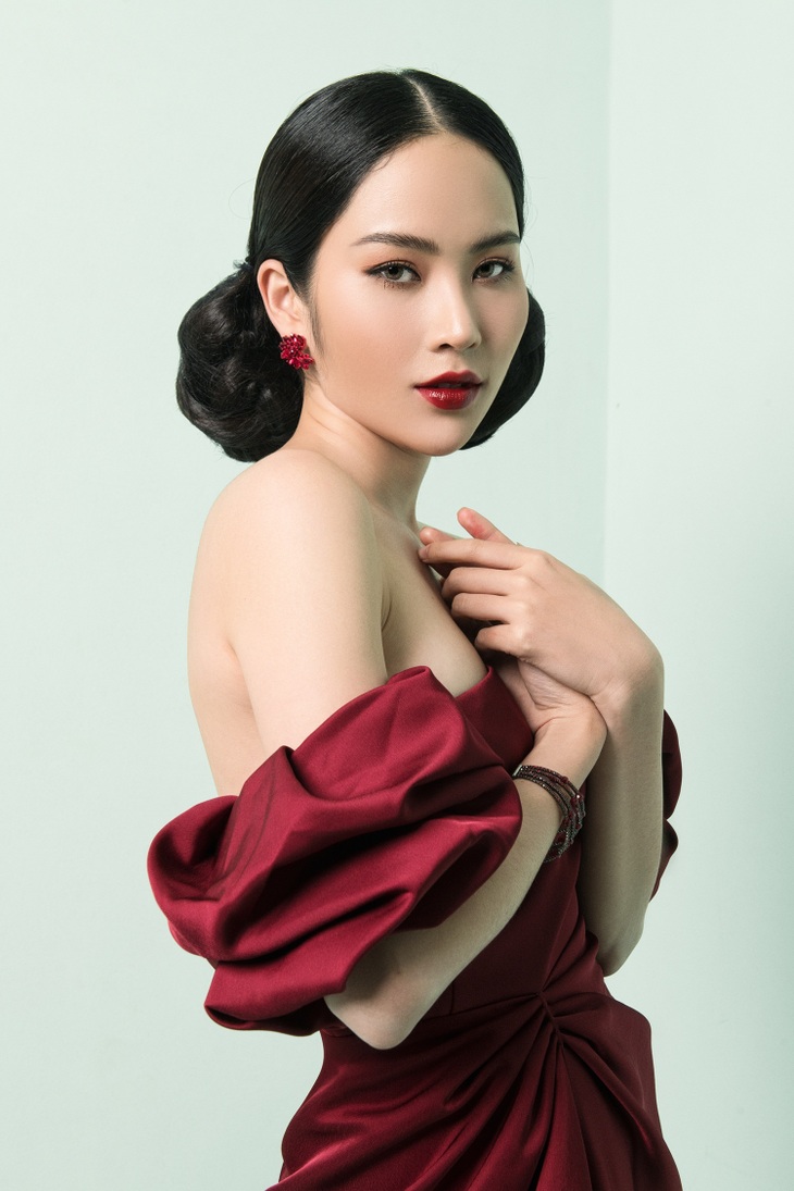 Tiết lộ cuộc sống hiện tại sau những cay đắng tủi hờn của chị gái Nam Em - Ảnh 1. Tiết lộ cuộc sống hiện tại sau những cay đắng tủi hờn của chị gái Nam Em - Ảnh 1.
