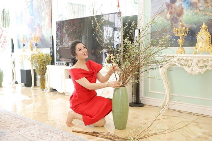 Dinh cơ bạc tỷ, hậu trường Táo quân, thành tích “khủng” của HHen Niê choáng ngợp showbiz Việt - Ảnh 5. Dinh cơ bạc tỷ, hậu trường Táo quân, thành tích “khủng” của HHen Niê choáng ngợp showbiz Việt - Ảnh 5.