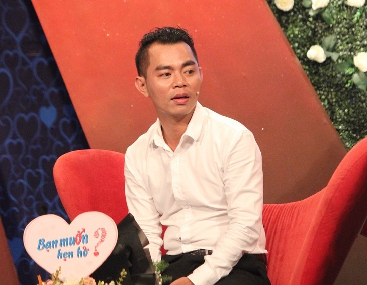 “Hotboy bánh tráng trộn” bị bạn gái bỏ vì vào khách sạn “không làm gì” - Ảnh 2. “Hotboy bánh tráng trộn” bị bạn gái bỏ vì vào khách sạn “không làm gì” - Ảnh 2.