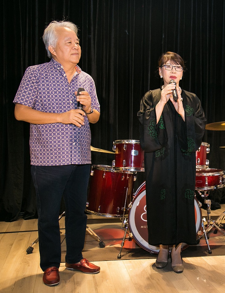 Thần đồng đánh trống Trọng Nhân trình diễn trong ngày sinh nhật cố nhạc sĩ Trịnh Công Sơn - Ảnh 1. Thần đồng đánh trống Trọng Nhân trình diễn trong ngày sinh nhật cố nhạc sĩ Trịnh Công Sơn - Ảnh 1.
