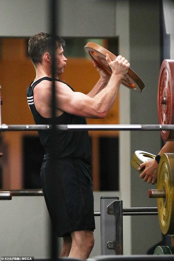 Người sói Hugh Jackman khoe cơ bắp cuồn cuộn ở tuổi 51 - Ảnh 3. Người sói Hugh Jackman khoe cơ bắp cuồn cuộn ở tuổi 51 - Ảnh 3.