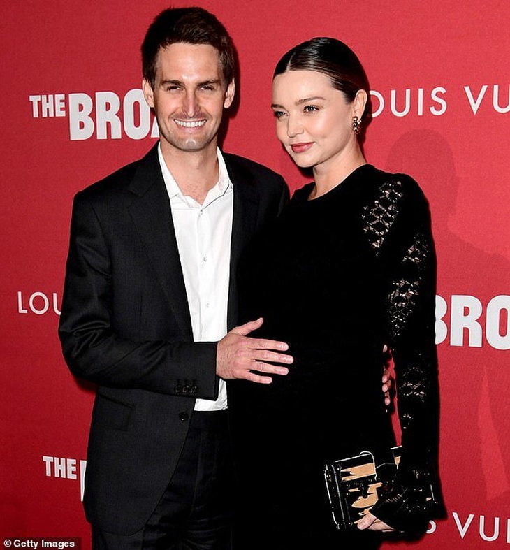Miranda Kerr bế bụng bầu dự sự kiện - Ảnh 2. Miranda Kerr bế bụng bầu dự sự kiện - Ảnh 2.