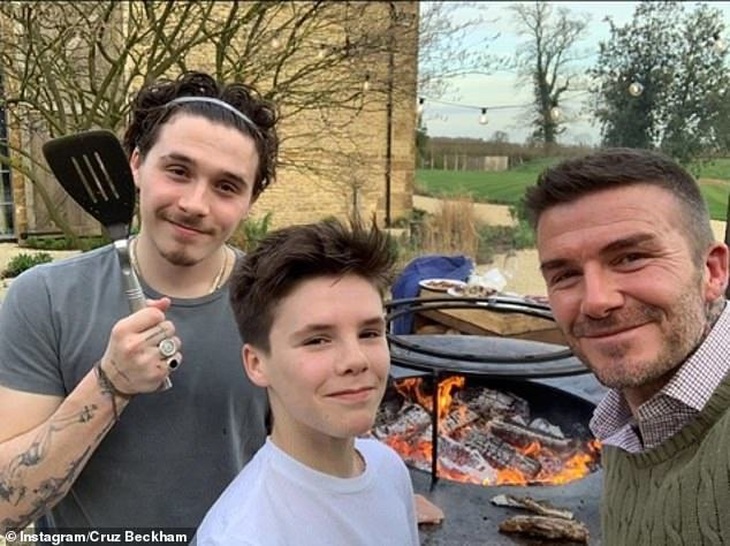 David Beckham đón sinh nhật ấm áp bên vợ con - Ảnh 14.