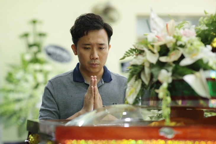 Trấn Thành cảm thấy có lỗi vì đã không đến thăm Lê Bình khi ông nằm viện - Ảnh 1. Trấn Thành cảm thấy có lỗi vì đã không đến thăm Lê Bình khi ông nằm viện - Ảnh 1.