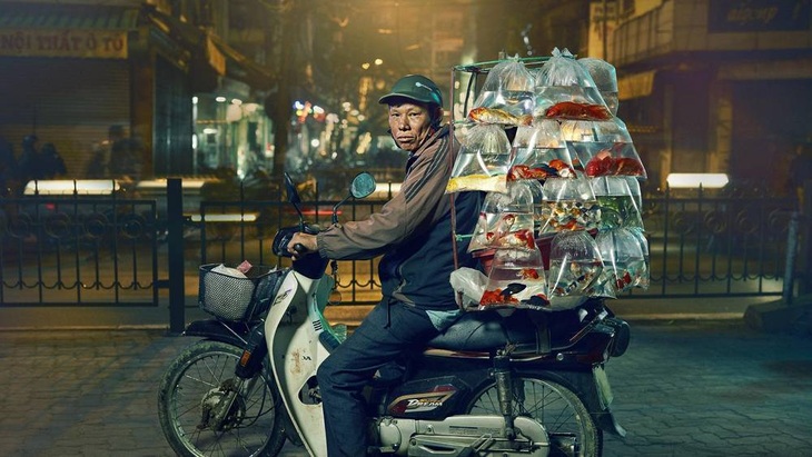 Phóng viên nước ngoài choáng trước những siêu xe trên đường phố Hà Nội - Ảnh 8. Phóng viên nước ngoài choáng trước những siêu xe trên đường phố Hà Nội - Ảnh 8.
