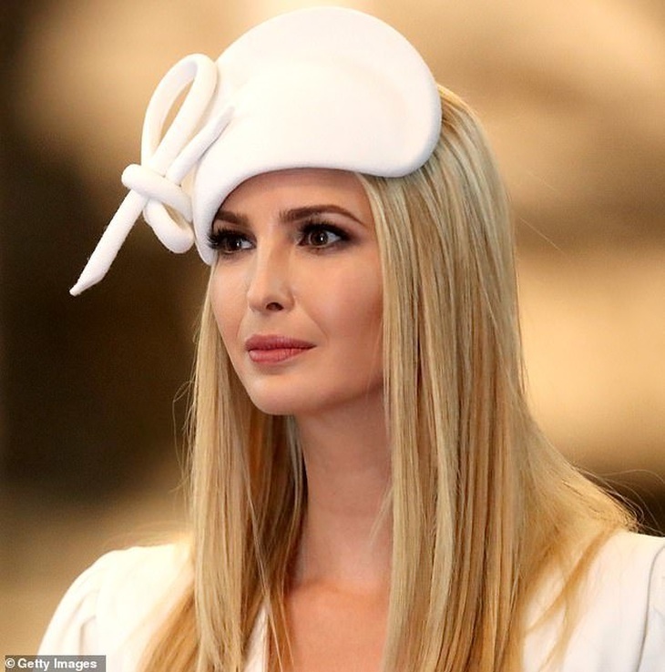 Ivanka Trump được khen mặc đẹp khi tới Anh - Ảnh 7. Ivanka Trump được khen mặc đẹp khi tới Anh - Ảnh 7.