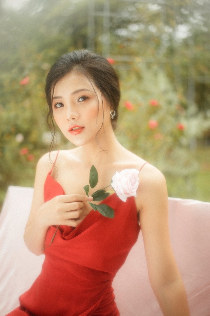 Nàng thơ Hà thành “đốn tim” người đối diện từ ánh nhìn đầu tiên - Ảnh 7. Nàng thơ Hà thành “đốn tim” người đối diện từ ánh nhìn đầu tiên - Ảnh 7.
