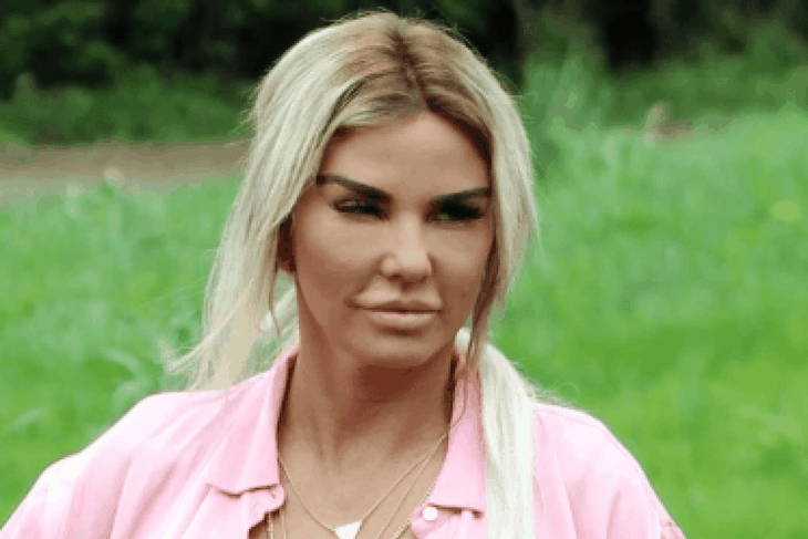 Katie Price tiếp tục làm đẹp bằng dao kéo - Ảnh 2. Katie Price tiếp tục làm đẹp bằng dao kéo - Ảnh 2.