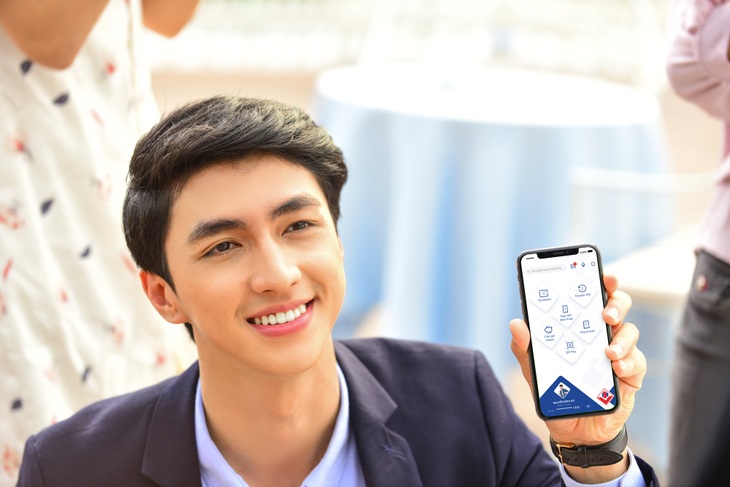 Diễn viên Bình An cầu hôn bạn gái bằng....sổ tiết kiệm - Ảnh 3. Diễn viên Bình An cầu hôn bạn gái bằng....sổ tiết kiệm - Ảnh 3.