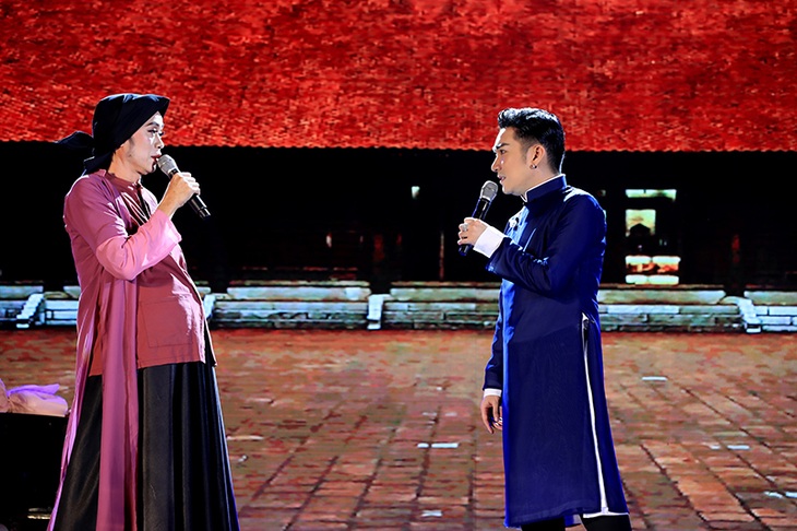 Sau vụ cháy sân khấu, Quang Hà tình tứ bên các nữ ca sỹ - Ảnh 10. Sau vụ cháy sân khấu, Quang Hà tình tứ bên các nữ ca sỹ - Ảnh 10.