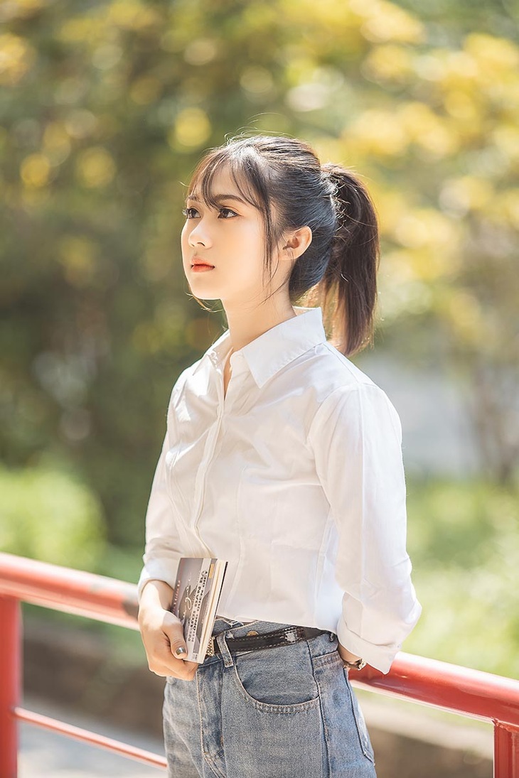 Cô gái bỗng “nổi như cồn” với bức ảnh mặc đồng phục ĐH Bách khoa - Ảnh 6.
