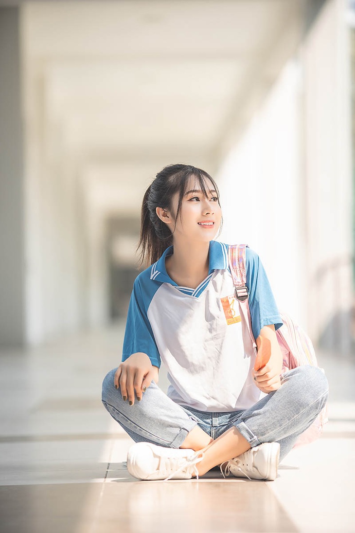 Cô gái bỗng “nổi như cồn” với bức ảnh mặc đồng phục ĐH Bách khoa - Ảnh 7.