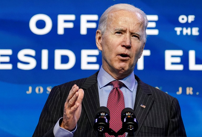 Ông Biden hối thúc người Mỹ lập tức rời Ukraine - 1