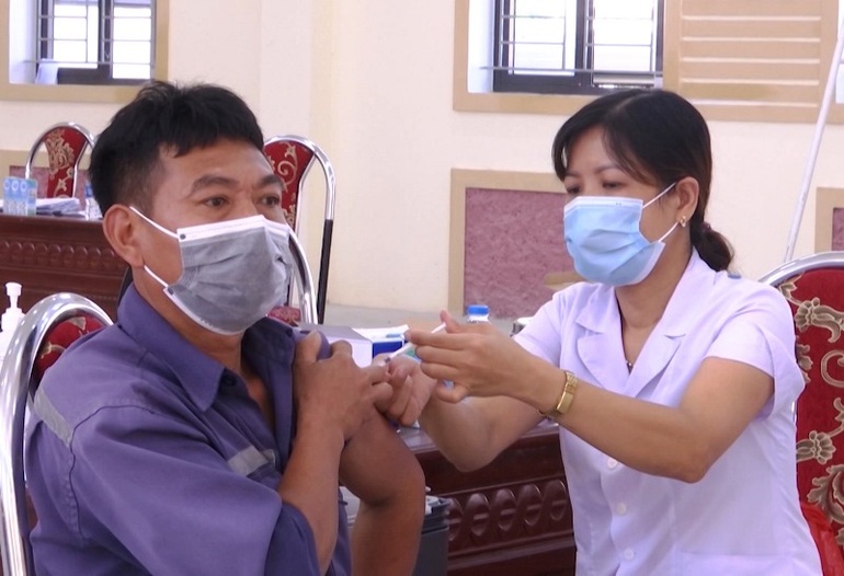 Hơn 1.700 công nhân, người lao động ở Hà Nam là F0 - 2 Hơn 1.700 công nhân, người lao động ở Hà Nam là F0 - 2