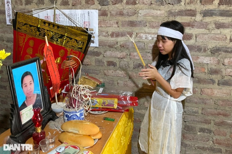 Nghẹn lòng bé 9 tuổi không cha, mồ côi mẹ, lay lắt cùng ông bà nghèo khó - 5 Nghẹn lòng bé 9 tuổi không cha, mồ côi mẹ, lay lắt cùng ông bà nghèo khó - 5