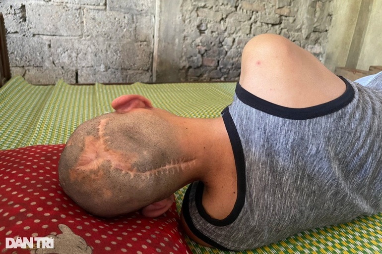 Nghẹn lòng bé 9 tuổi không cha, mồ côi mẹ, lay lắt cùng ông bà nghèo khó - 6 Nghẹn lòng bé 9 tuổi không cha, mồ côi mẹ, lay lắt cùng ông bà nghèo khó - 6