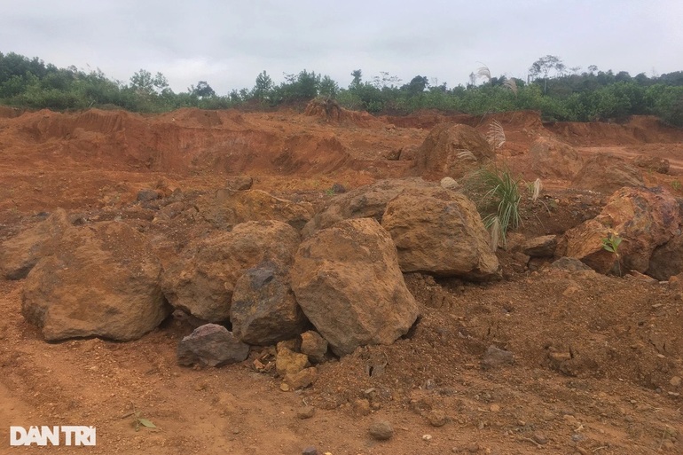 Cận cảnh mỏ khoáng sản lậu quy mô lớn vừa bị phát hiện tại Quảng Bình - 4